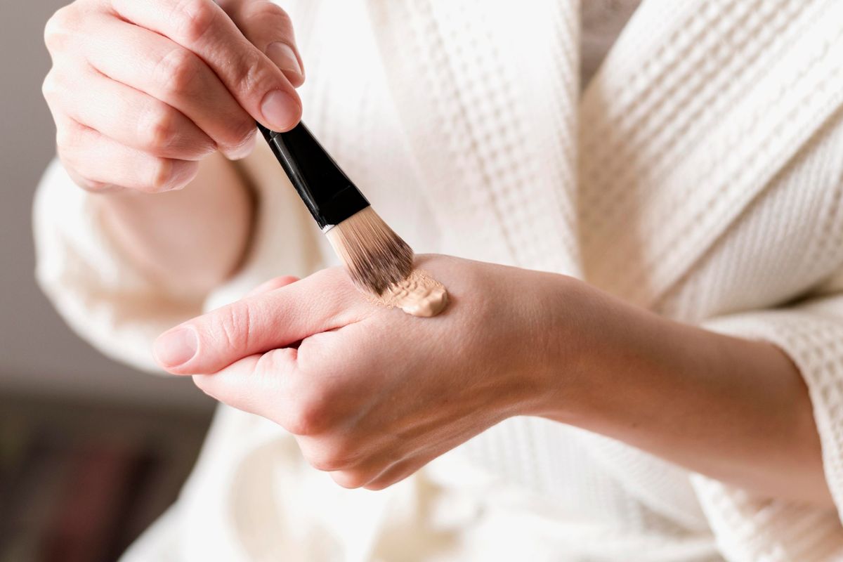 5 Rekomendasi Foundation Terbaik untuk Kulit Berminyak: Tampilan Matte Seharian Mulai Rp 30 Ribuan!