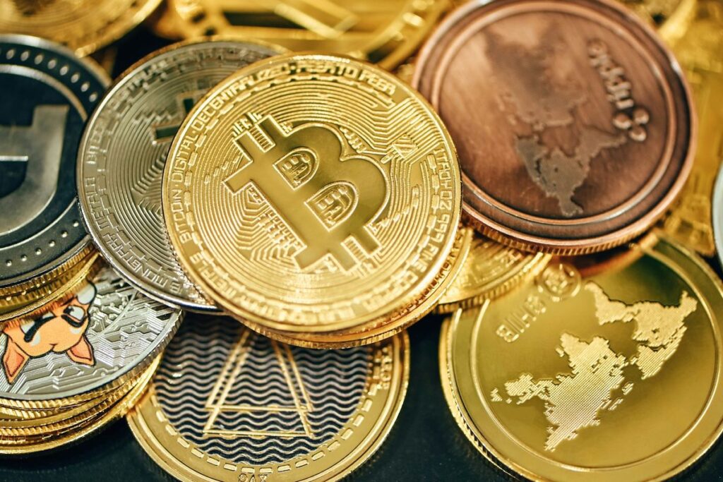 Bitcoin Cetak Rekor Baru Rp 1,93 Miliar, XRP Meroket 12% Dipicu Dukungan Trump dan Euforia Pasar