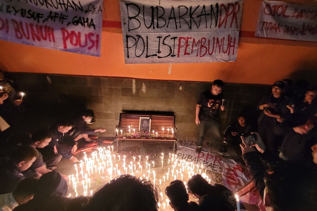 Aksi Solidaritas di Purwokerto: Ratusan Lilin untuk Affan, Tuntutan Tanggung Jawab Negara