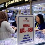 Harga Emas Anjlok Signifikan, Toko Emas Cikini Diserbu Investor dan Pembeli