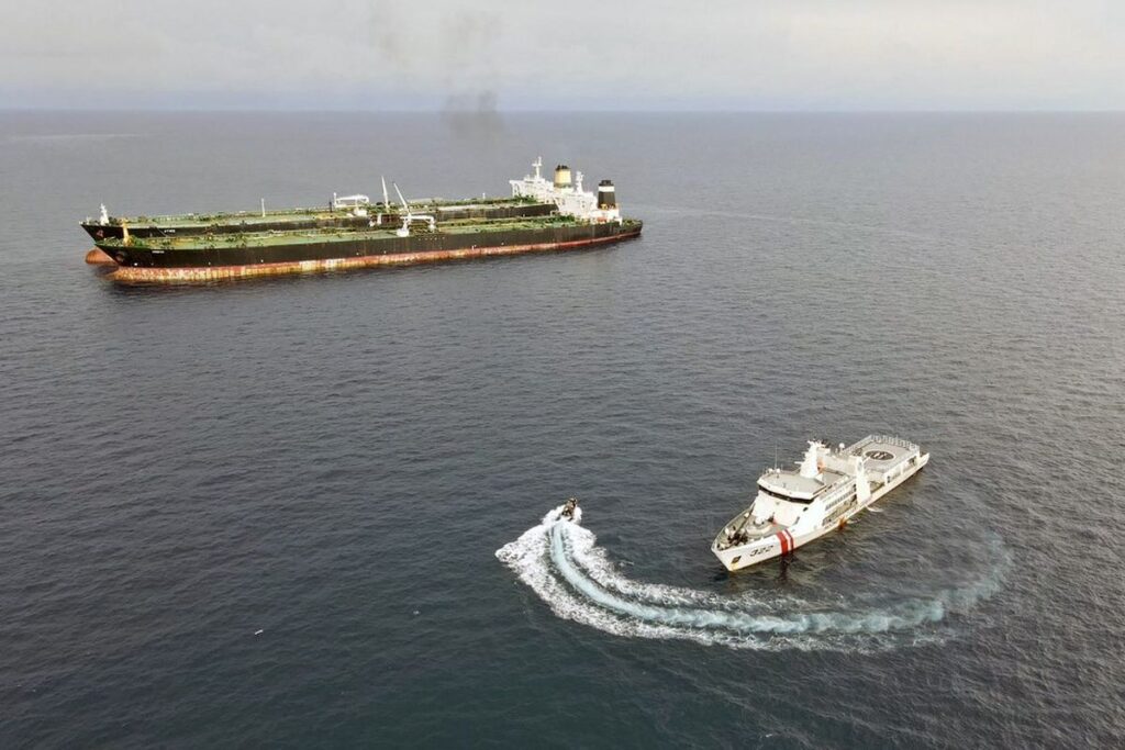 Eskalasi di Selat Hormuz: Aksi Pengejaran Kapal Tanker Iran "Dorena" oleh Angkatan Laut AS